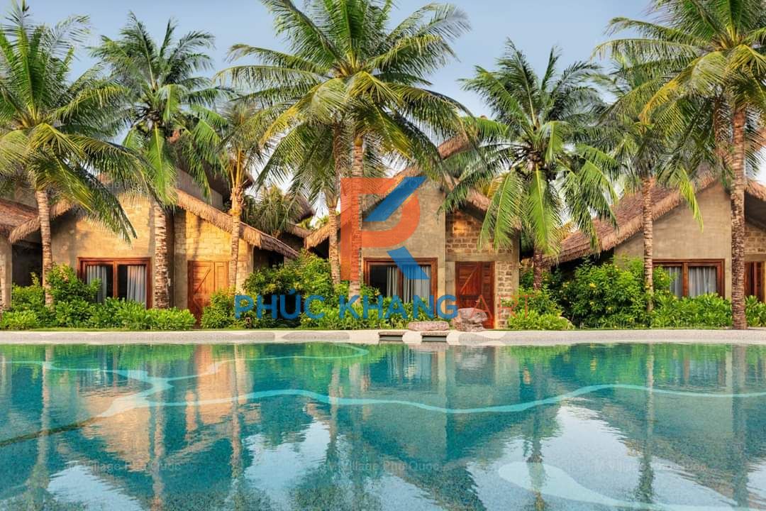 Phúc Khang Art Thi công tranh nhân tạo lợp mái nhà tại M villas Resort Phú Quốc
